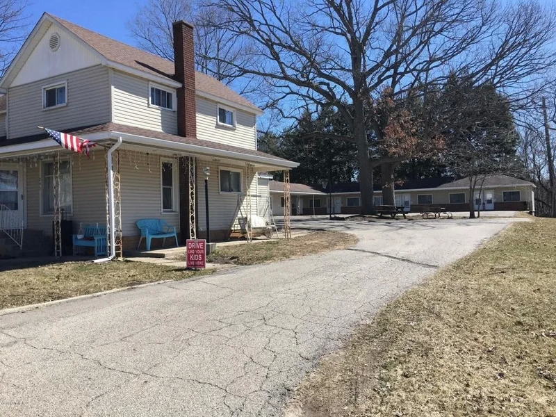 New Michigan Motel (Barnes Motel) - From Real Estate Listing 2022